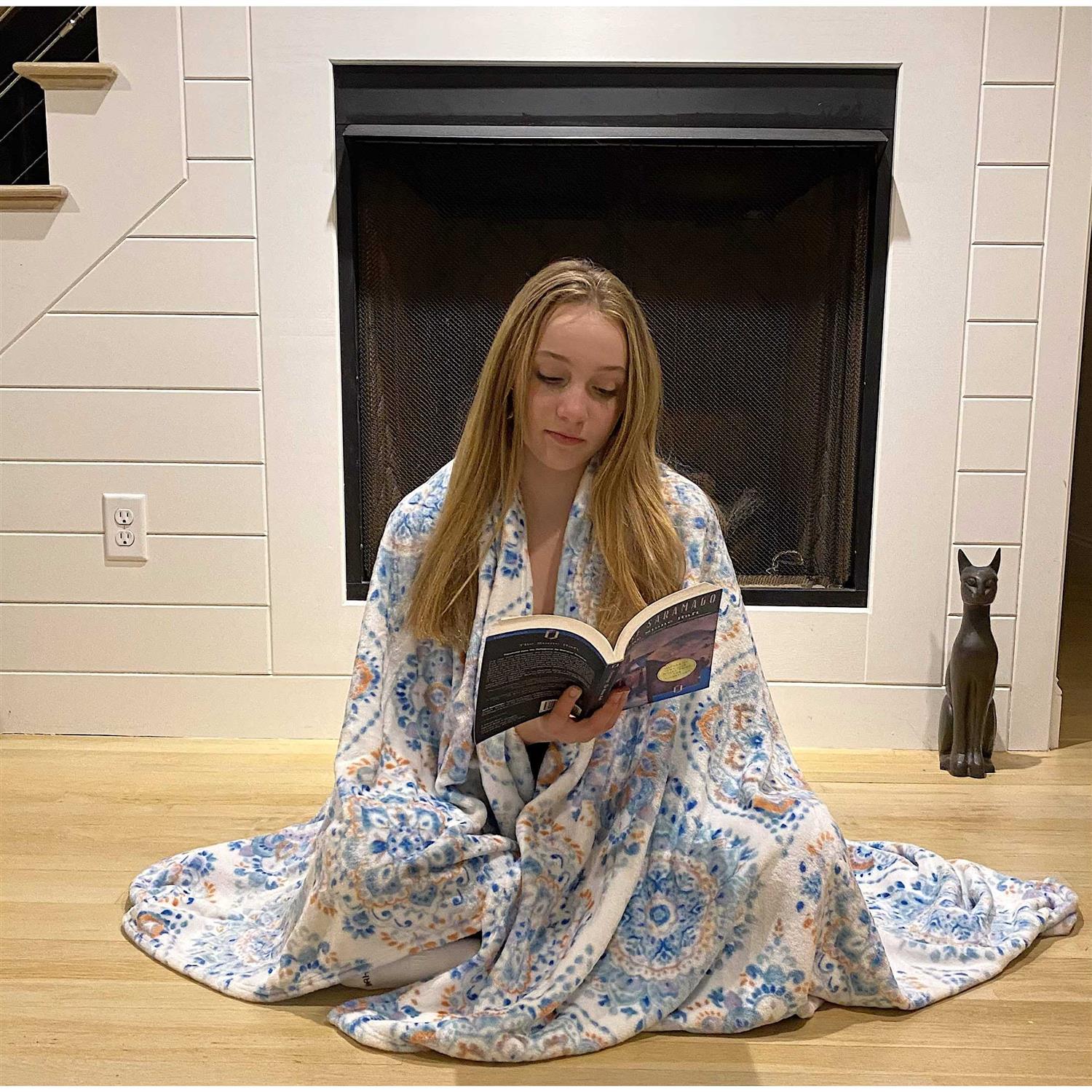 VCNY Decorative Throw Blanket Floral Design Accent for Couch - Image 3