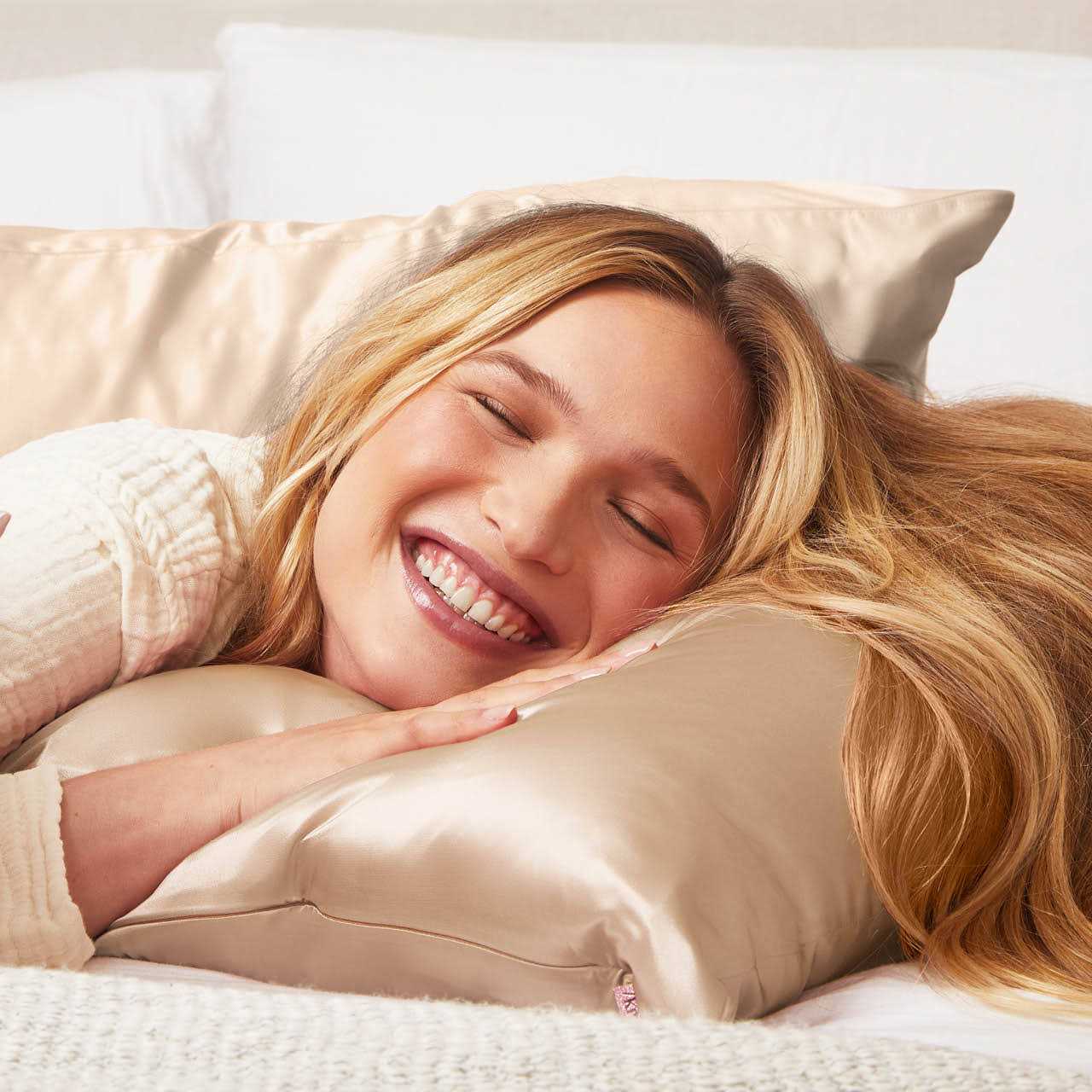 Kitsch Holiday Satin Standard Pillowcase 2pc Set - Image 4