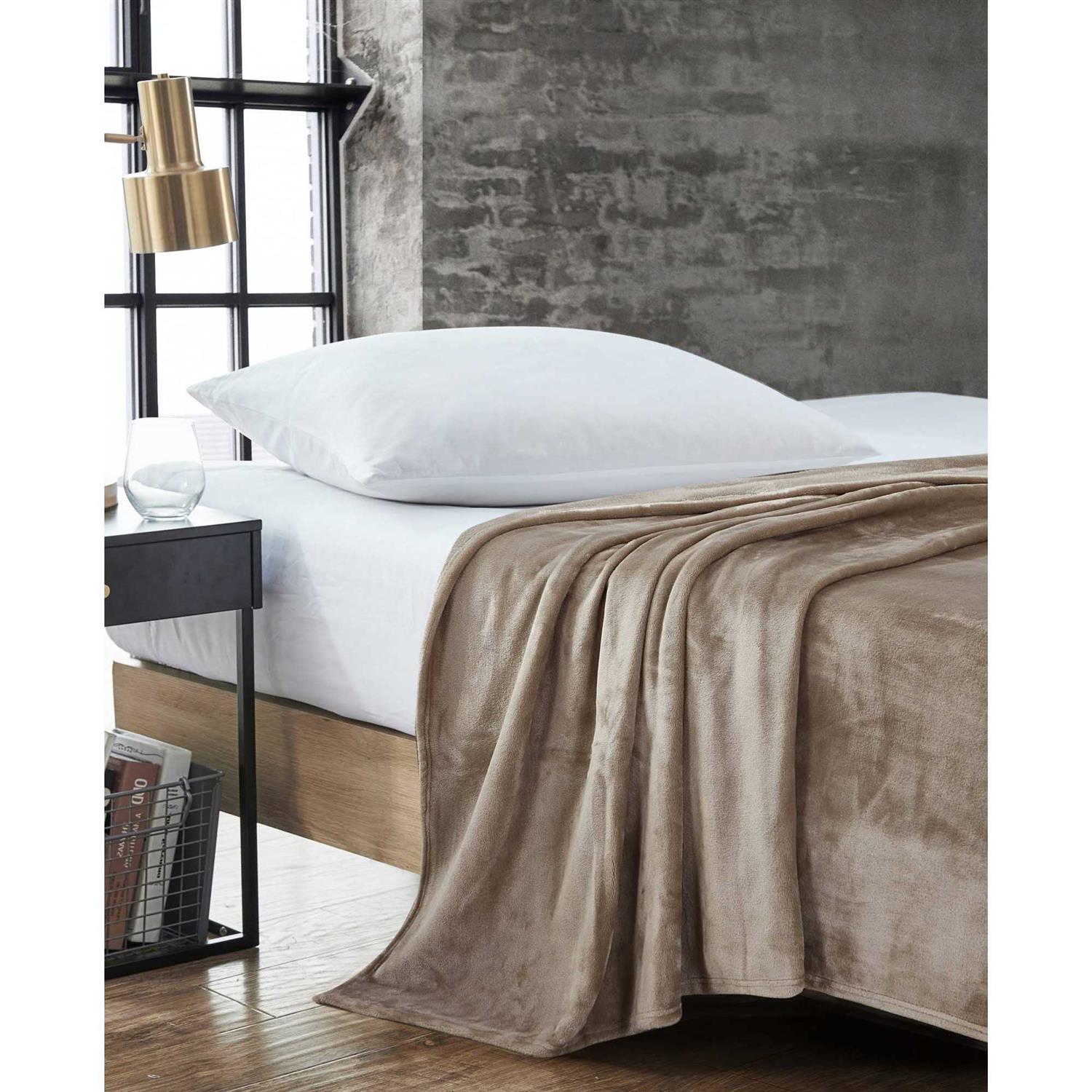 Kenneth Cole Reaction Solid Ultra Soft Plush Blanket - Image 5