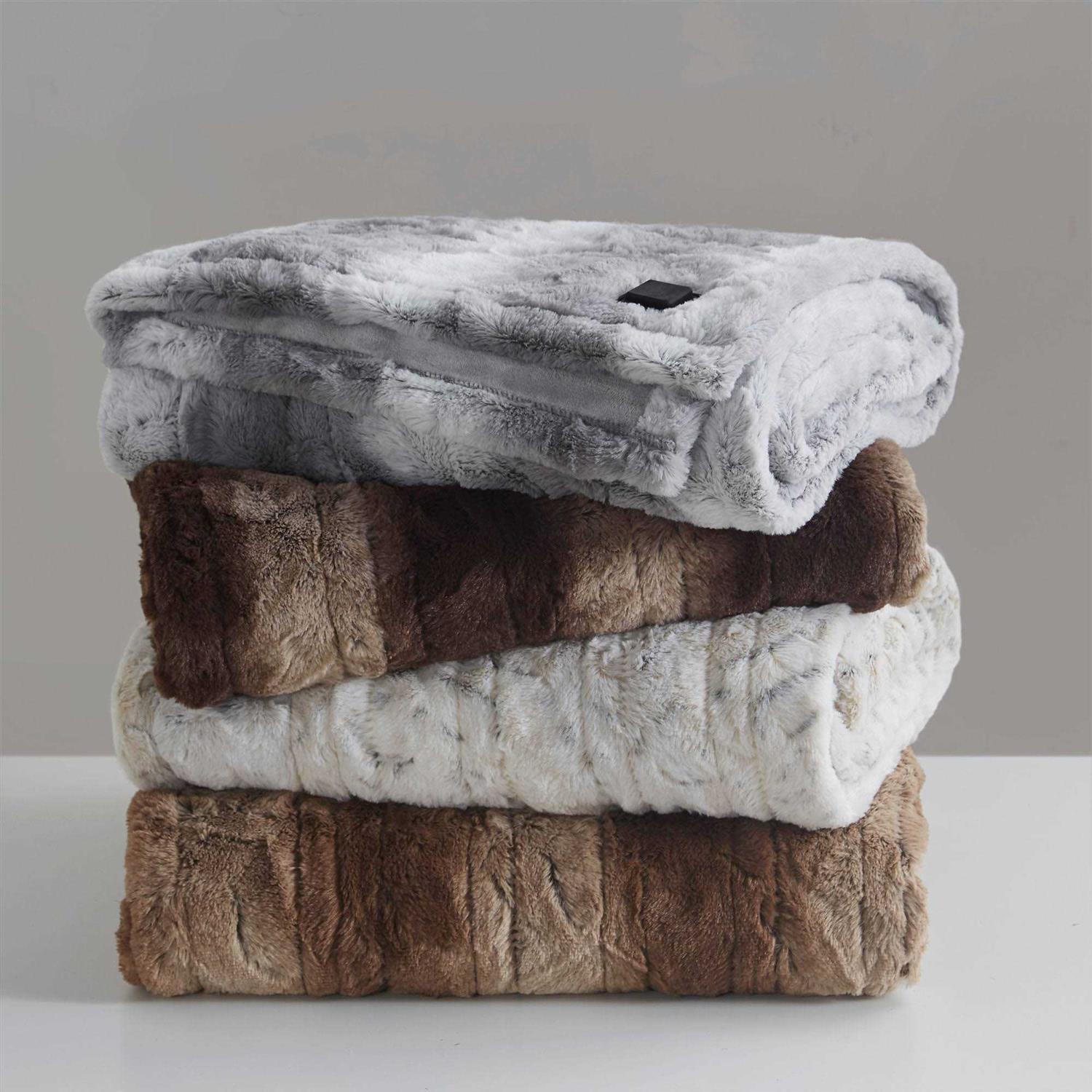 Beautyrest Zuri Faux Fur Heated Wrap with Built-in Controller - Image 3