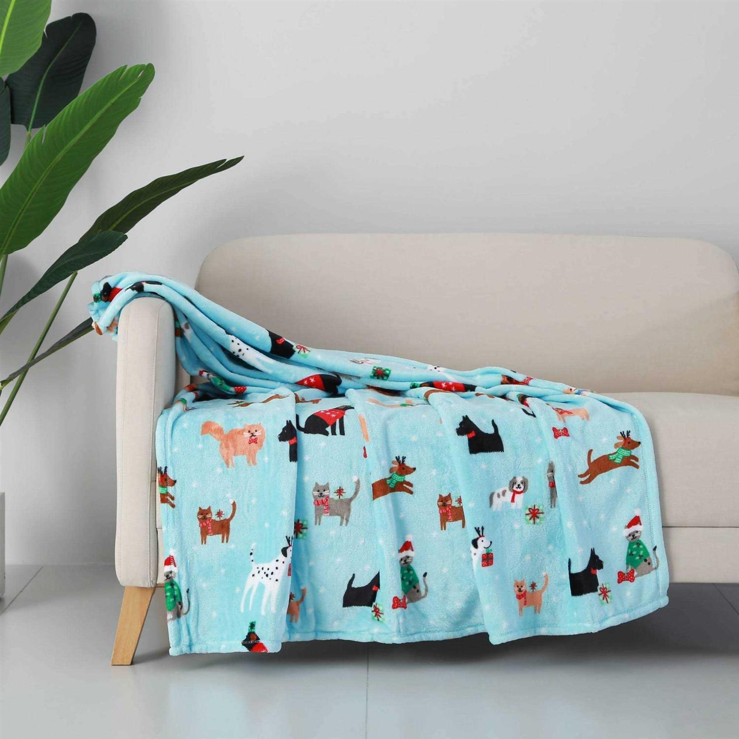 Wondershop Dog and Cat Holiday Plush Christmas Throw Blanket Blue - Image 4